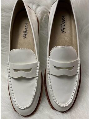 Vaneli Sport Cushioned PATENT LEATHER Ivory Loafers Size 10M NEW/NO BOX